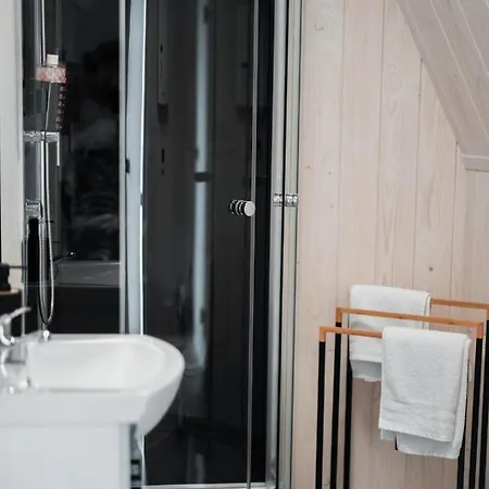 Glamping Bobrowniczki W Kotlinie Klodzkiej シュチトナ